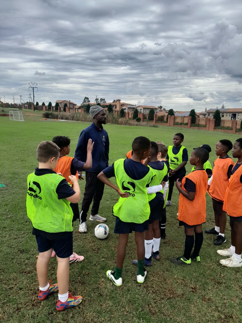 Avianto teacher working with learners